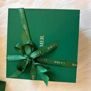 La Mer Christmas Green Gift box with ribbon 🎀